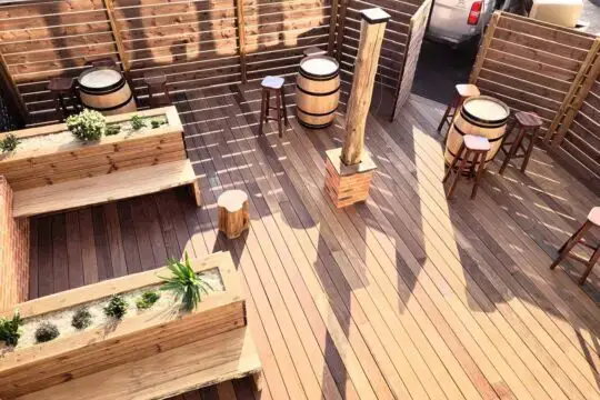 Terrasse extérieure du bar Ker Bière